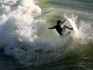 surfer-2174_640